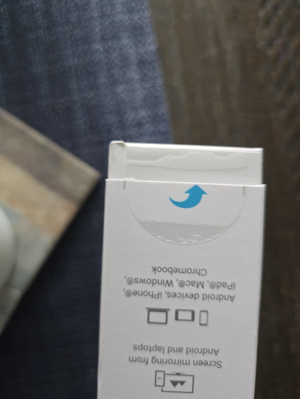 google White Accessory Box with Barcode Label - Picture 4 of 6